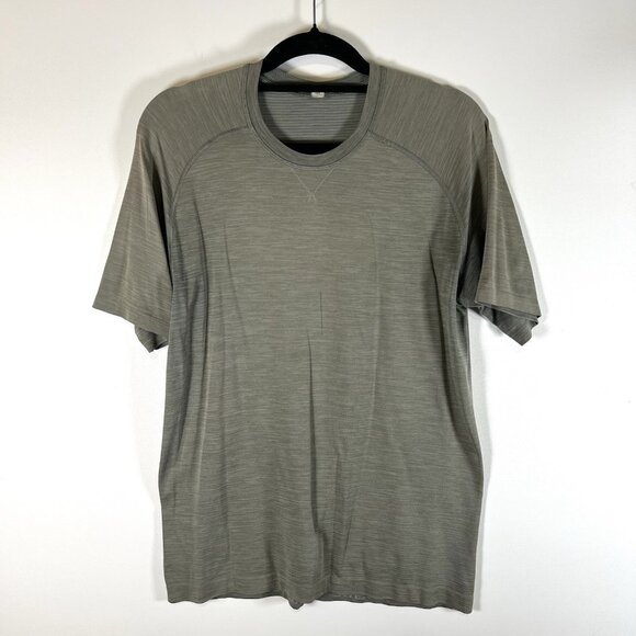 Lululemon V-Neck‎ Peformance Tee T-Shirt Green Gray Men’s Size M *flawed* - Picture 1 of 8